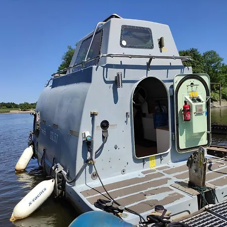 Hotel Ausgebautes Rettungsboot Gorch Pott Hamburg Exterior foto