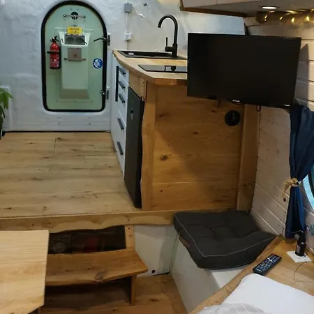 Hotel Ausgebautes Rettungsboot Gorch Pott Hamburg Exterior foto